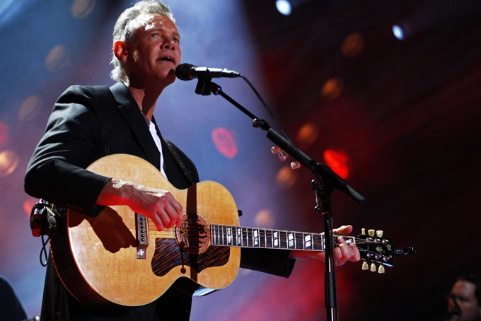 People-Randy_Travis_Broa.jpg