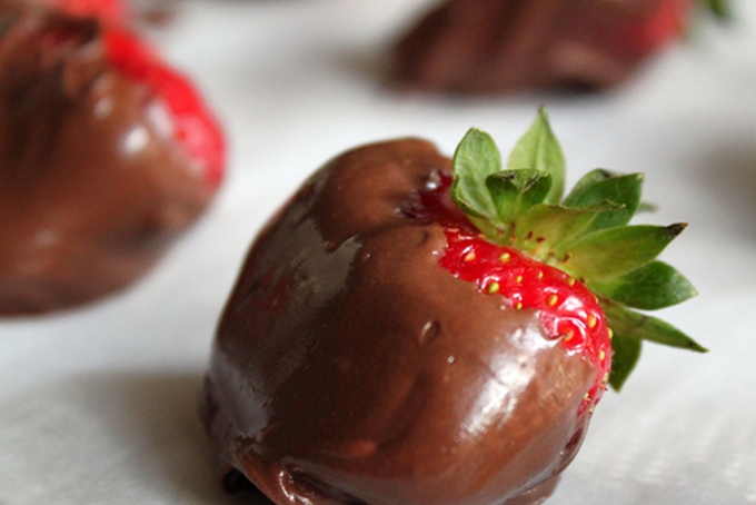 chocolate-covered-strawberry-tray.jpg
