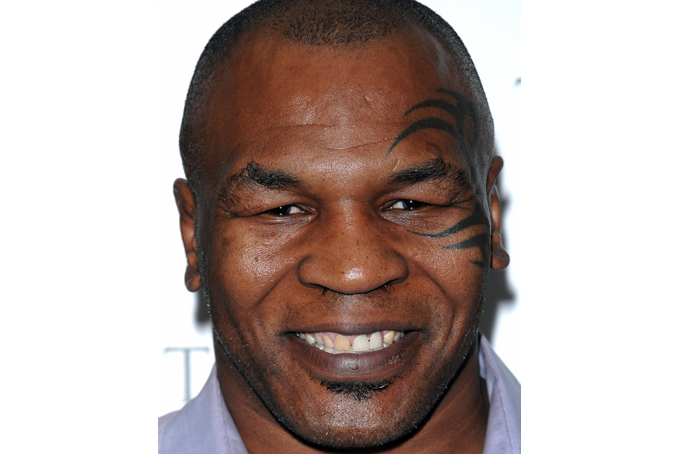 Mike_Tyson_Surprises__Broa.jpg