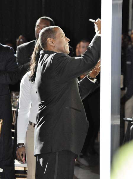 tony-dorsett-at-pitt-black-athlete-centennial-celebration.jpg