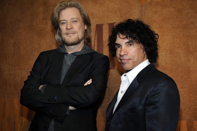In this May 20, 2008 file photo, Daryl Hall, left, and John Oates pose before the 56th annual BMI Pop Awards in Beverly Hills, Calif. (AP Photo/Chris Pizzello, File) 