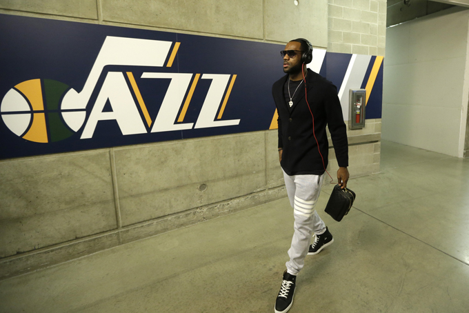  Miami Heat's LeBron James arrives at the EnergySolutions Arena before the start of their NBA basketball game against the Utah Jazz Saturday, Feb. 8, 2014, in Salt Lake City. (AP Photo/Rick Bowmer)