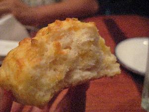 Cheddar-biscuit-Red-Lobster