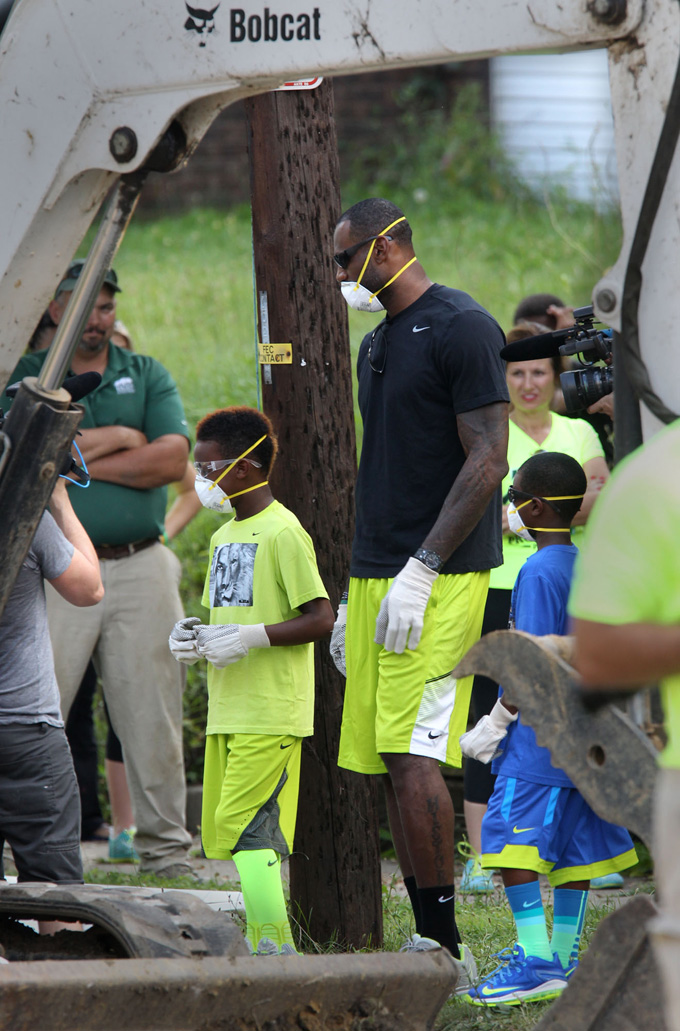LeBron Rehabbing homes