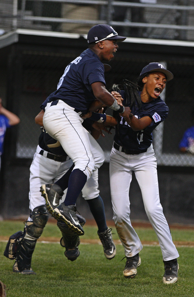 At Little League World Series, Mo'Ne Davis leads Phila. - The