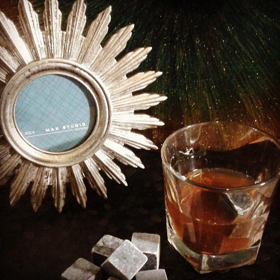Whiskey Rocks and frame (2)