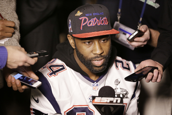 New England Patriots cornerback Darrelle Revis answers questions during a news conference Thursday, Jan. 29, 2015, in Chandler, Ariz. The Patriots play the Seattle Seahawks in NFL football Super Bowl XLIX Sunday, Feb. 1. (AP Photo/Mark Humphrey)