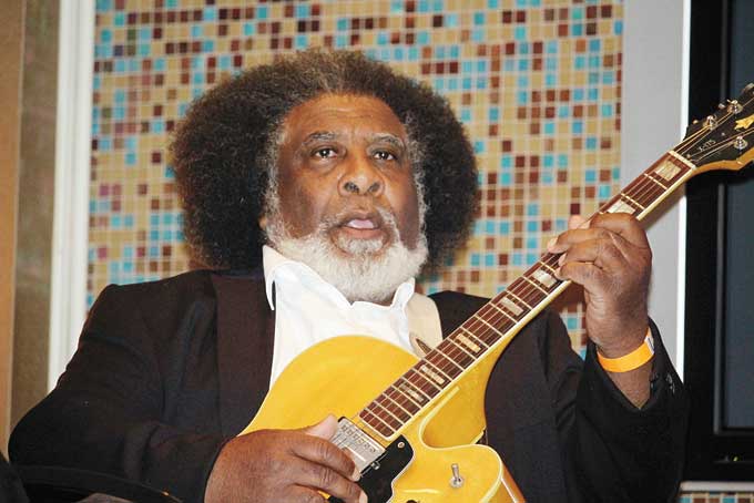RONALD WINGFIELD ON GUITAR