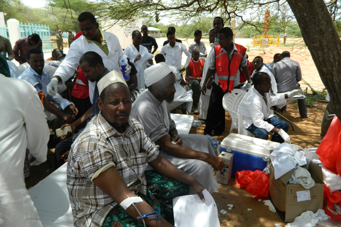 Local residents donate blood at Garissa hospital, Thursday, April 2, 2015. Al-Shabab gunmen attacked Garissa University College in northeast Kenya early Thursday, targeting Christians and killing at least 15 people and wounding 60 others, witnesses said. (AP Photo)