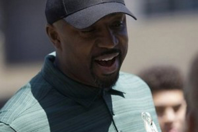 NBA all-star Vin Baker (AP Photo/Aaron Gash)