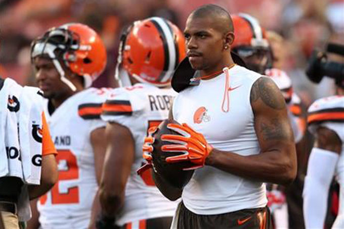 In this Aug. 20, 2015, file photo, Cleveland Browns wide receiver Terrelle Pryor (87) against the Buffalo Bills before an NFL preseason football game in Cleveland. The former Ohio State and Oakland raiders quarterback made the Browns' roster as a wide receiver despite not catching a pass during the preseason. (AP Photo/Ron Schwane, File)