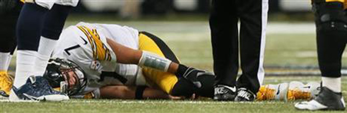 Pittsburgh Steelers quarterback Ben Roethlisberger lays on the turf after being sacked in the third quarter of an NFL football game on Sunday, Sept. 27, 2015, at the Edward Jones Dome in St. Louis. (Chris Lee/St. Louis Post-Dispatch via AP) 
