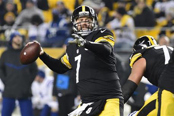 Pittsburgh Steelers quarterback Ben Roethlisberger (7) throws a pass during the second half of an NFL football game against the Indianapolis Colts, Sunday, Dec. 6, 2015, in Pittsburgh.  (AP Photo/Fred Vuich)