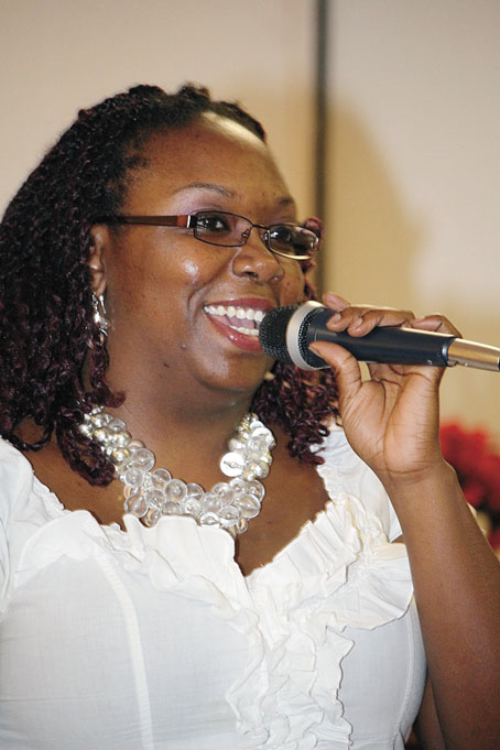 LaTESHA EVERETTE singing.