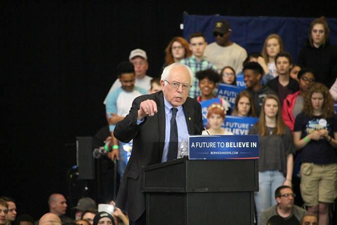 / MAKING HIS POINT - Bernie Sanders speaks to thousands of supporters, in Pittsburgh.  