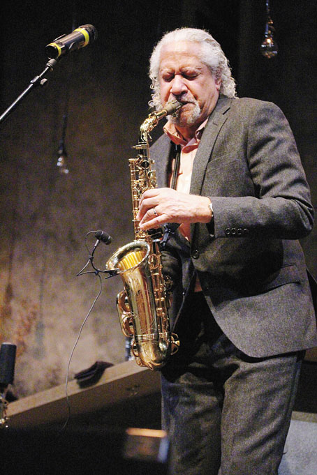 GARY BARTZ ON SAXOPHONE