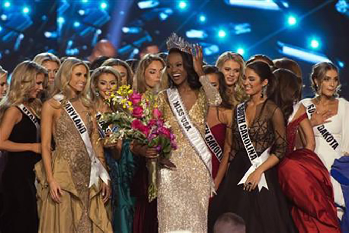 Miss District of Columbia Deshauna Barber smiles after being crowned Miss USA during the 2016 Miss USA pageant in Las Vegas, Sunday, June 5, 2016. (Jason Ogulnik/Las Vegas Review-Journal via AP)