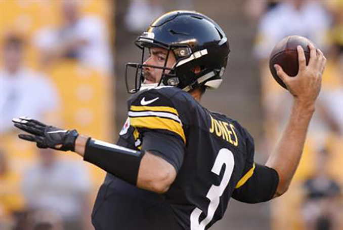 Pittsburgh Steelers quarterback Landry Jones (3) throws a pass during the first half of an NFL preseason football game against the Philadelphia Eagles in Pittsburgh, on Thursday, Aug. 18, 2016. (AP Photo/Don Wright) 