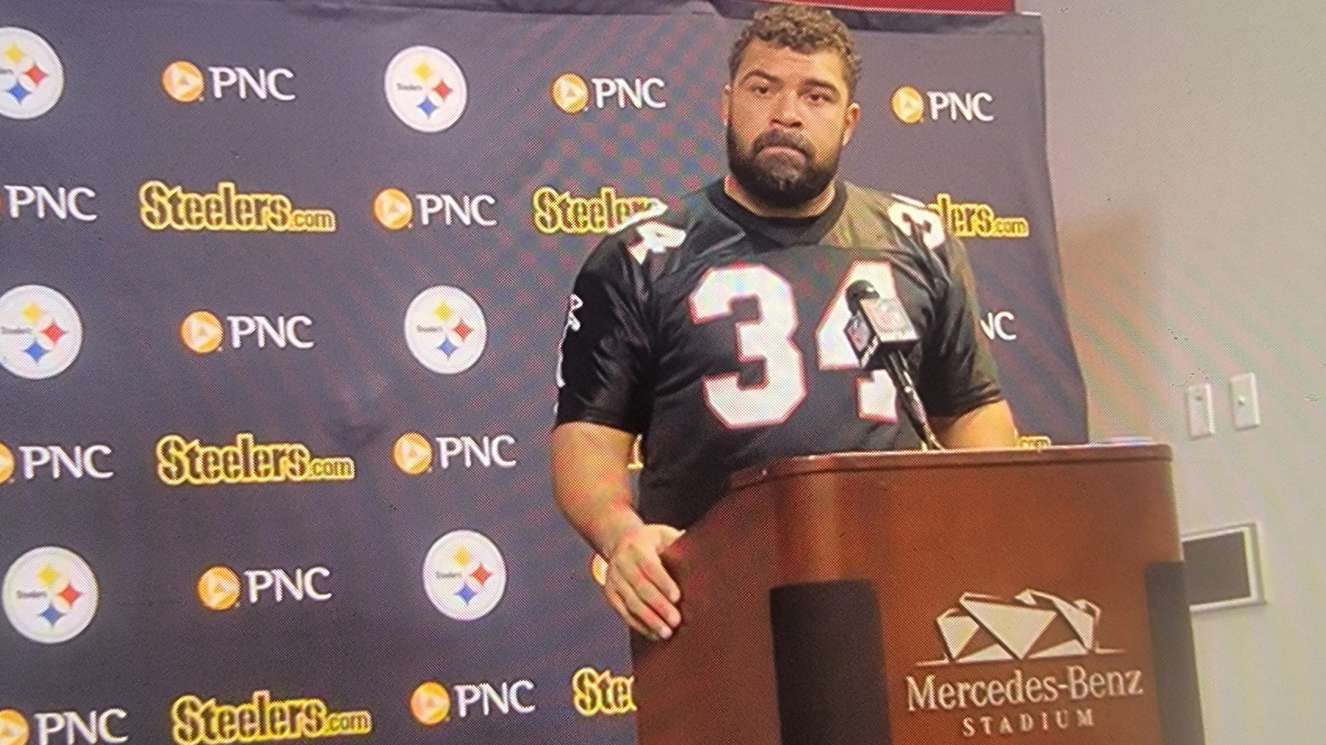 Steelers' Cameron Heyward celebrates his brother's TD while wearing their  father's jersey