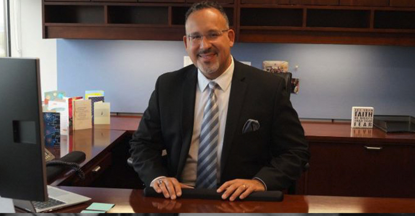 miguel-dardona-featured-web