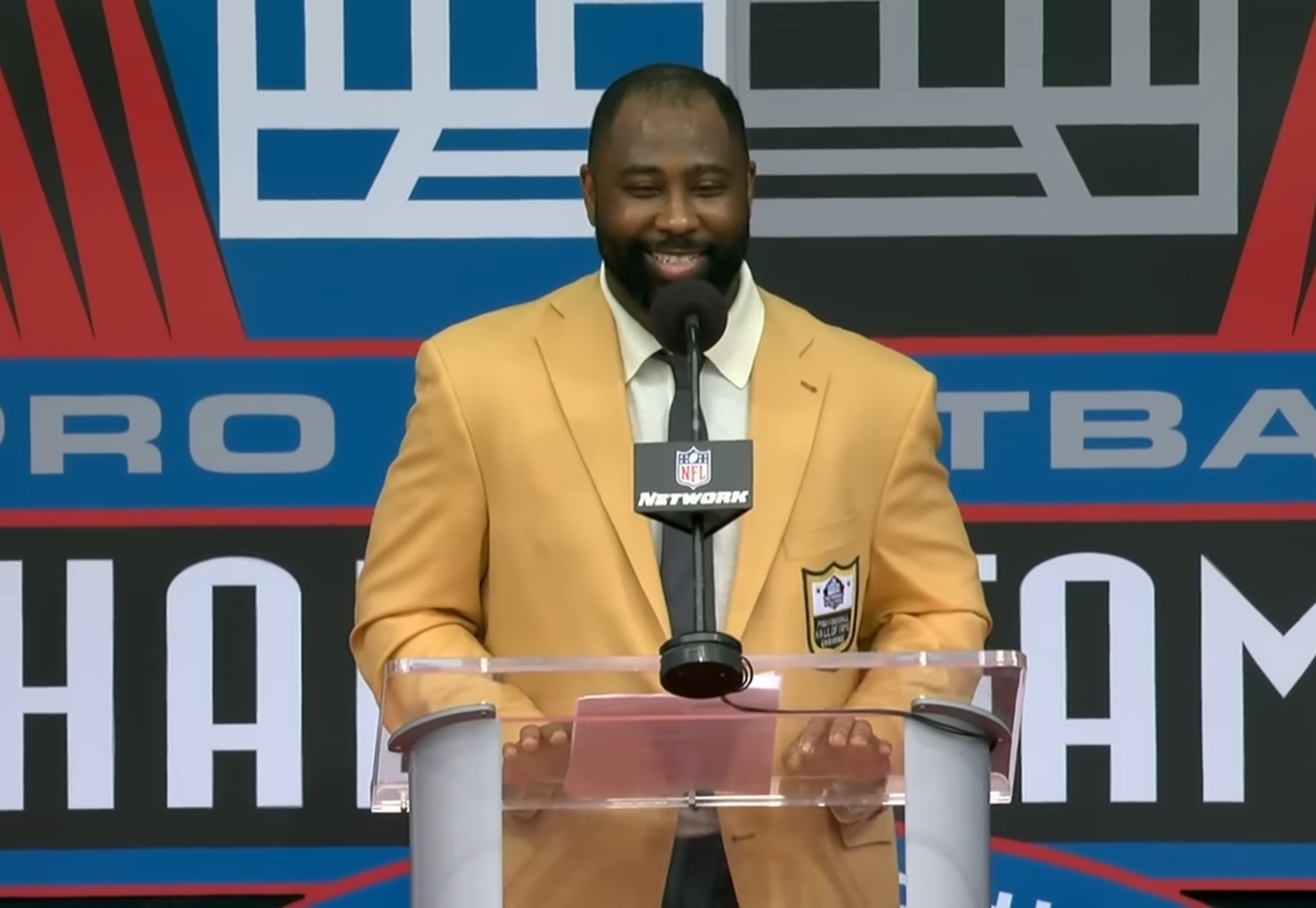 Darrelle Revis' Hall of Fame enshrinement led to an Aliquippa takeover in  Canton