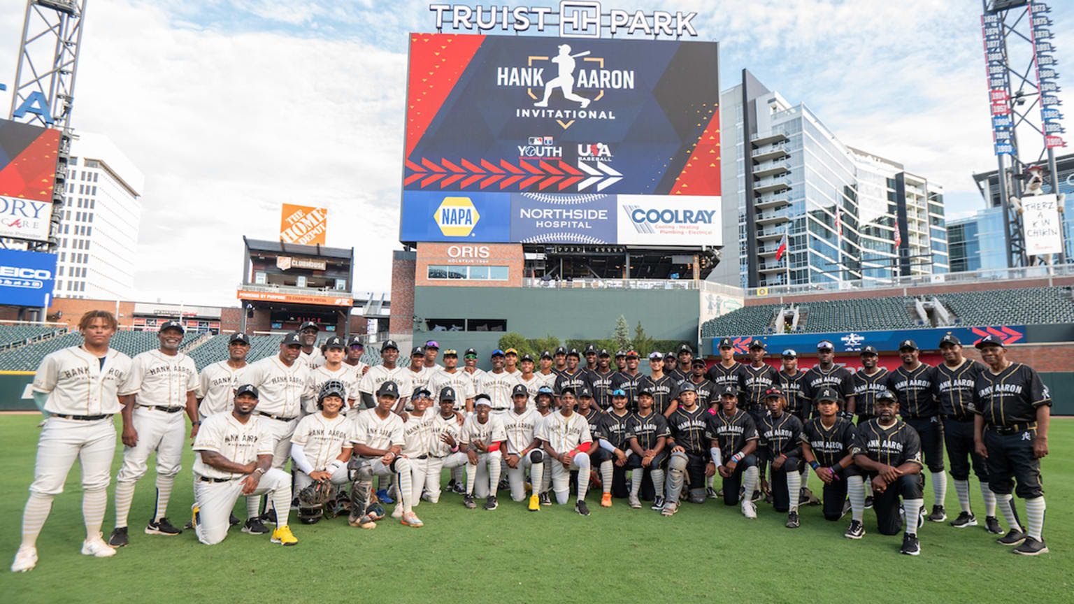 Hank Aaron Offers Platform For Young Black Baseball Players - Fair360